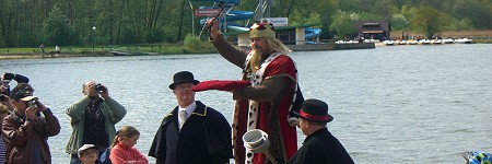 Zeremonie am Hauptstrand in Doksy